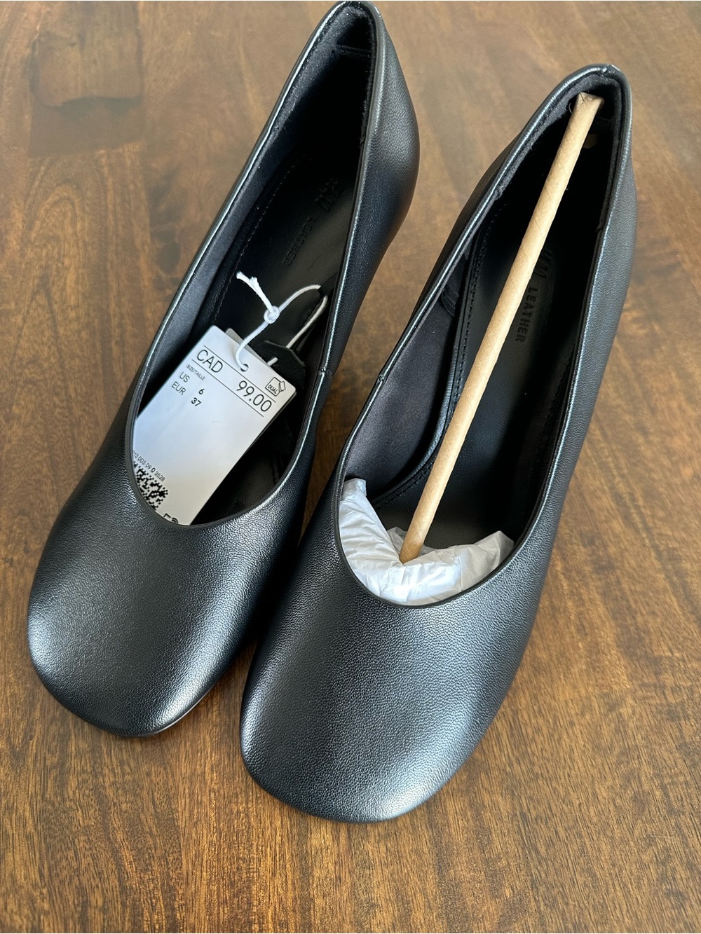 Classic Black Women's Round-Toe Pumps